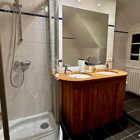 Maison De Famille Les Pins Сasa de vacaciones