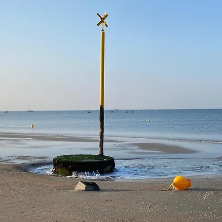 Maison De Famille Les Pins Сasa de vacaciones *